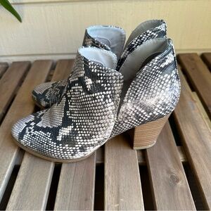 Fergalicious Fergie Booties Womens Snakeskin Faux Leather Boots